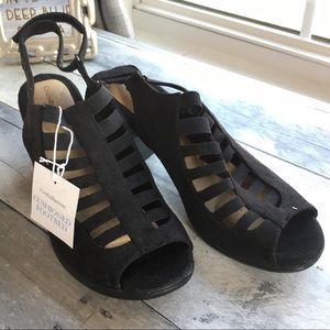 New with tags- Low Black Strap Heels